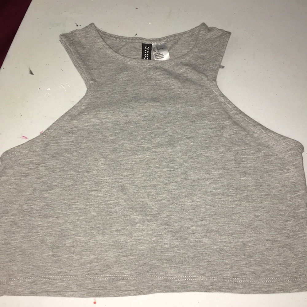 gray H&M top
